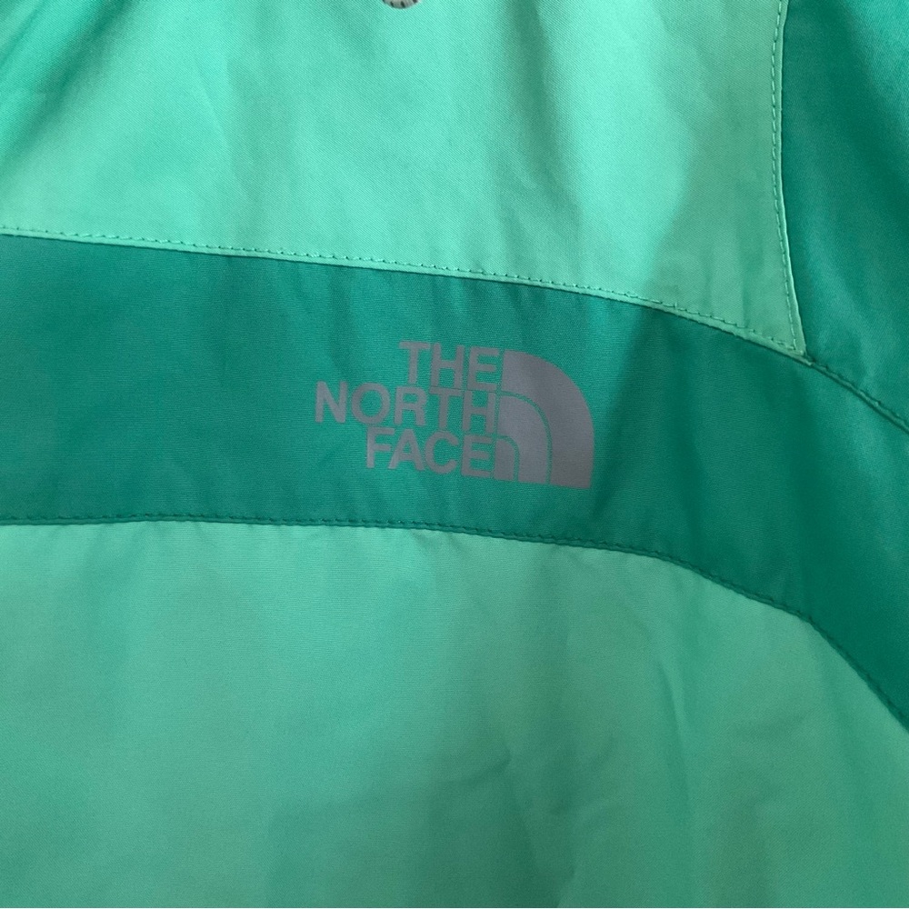 The North Face Women’s Green Hooded Rain Jacket Windbreaker Medium - Picture 2 of 8